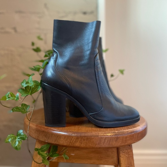 UO Dream Ankle Boots - Picture 3 of 3
